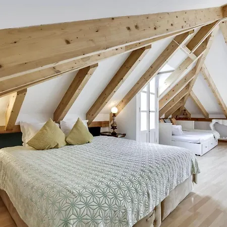 Апартаменты Luxa Charm House By Lovelystay